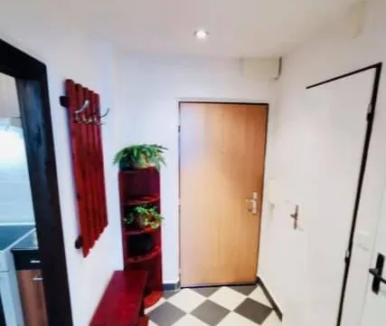 Cho thuê nhà 2KK 40m2 tại Na Domovině, Praha 4- Libuš