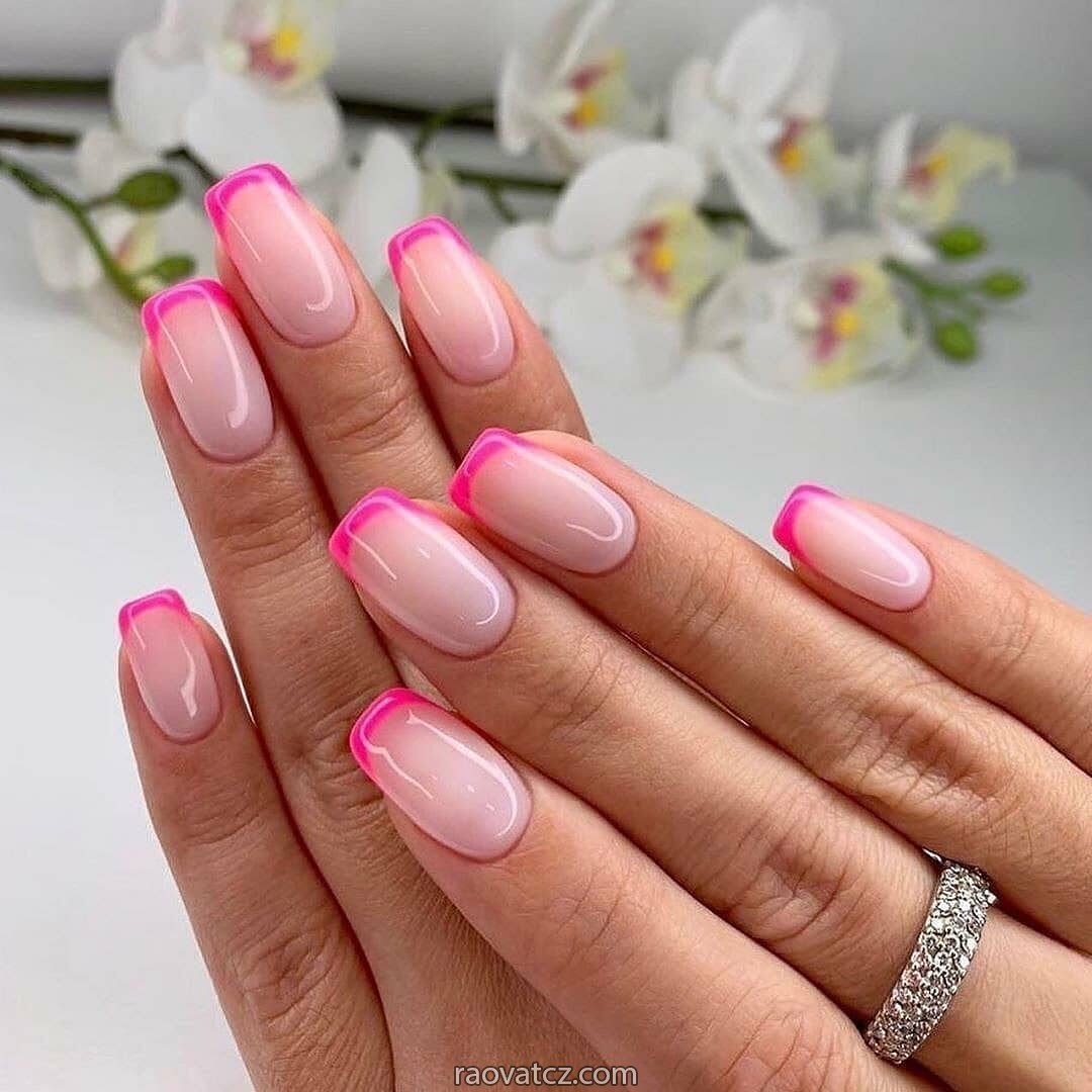 Tiệm Nails Praha 2 (Výtoň) cần tìm thợ chính và thợ phụ