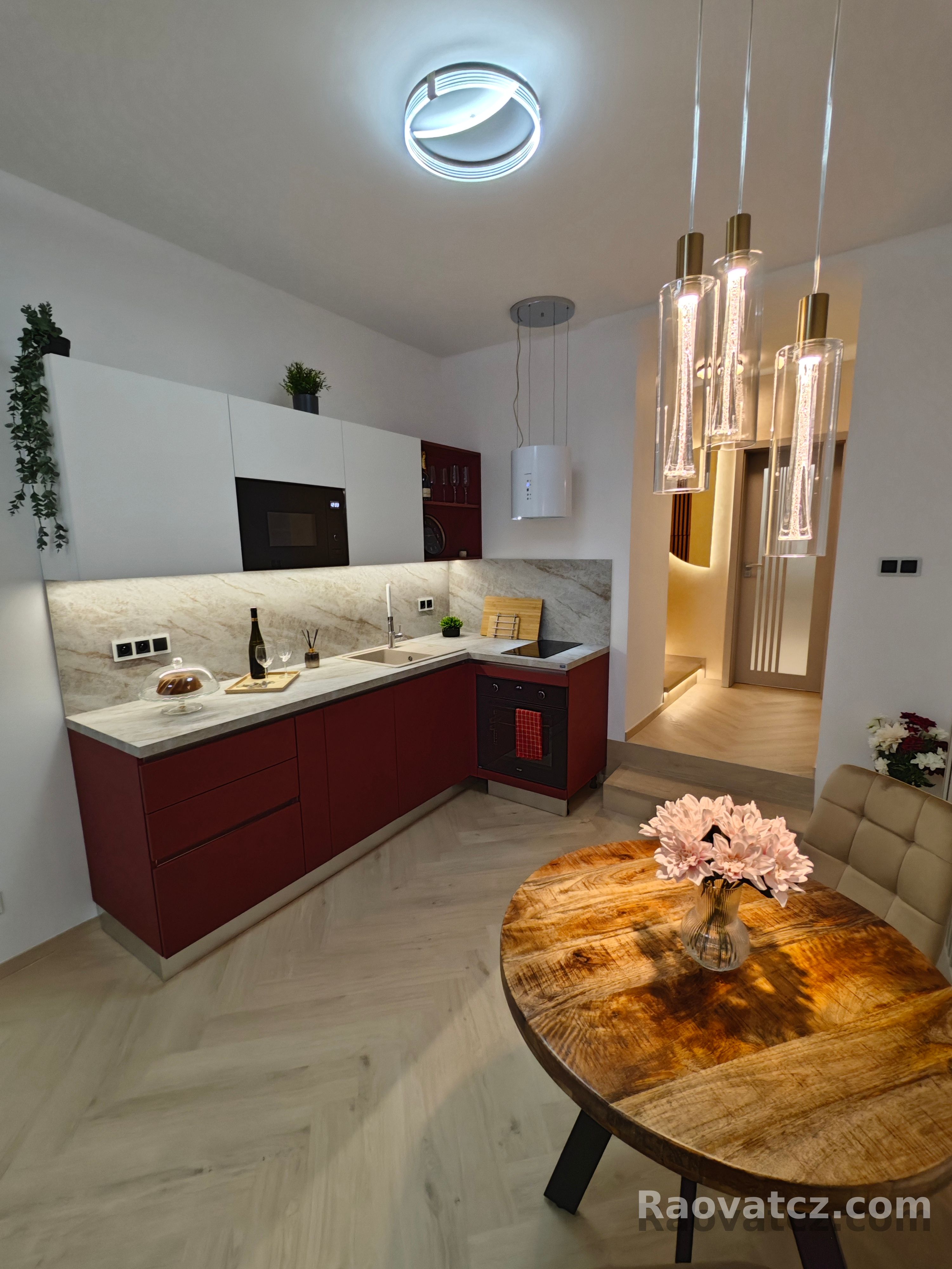Atelier cao cấp 3+kk, 53 m2, nội thất một phần, ngay Kulaťák - Hình 1