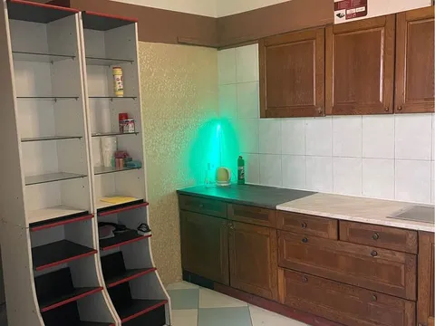 Cho thuê căn hộ rộng rãi (loại 2+1) với diện tích 89 m2